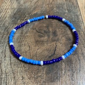 NWOT shades of blue handmade seed bead bracelet